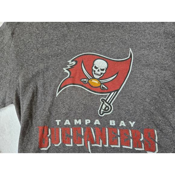 NFL Team Apparel Tampa Bay Buccaneers Long Sleeve T-shirt Mens Medium- Gray - Picture 2 of 6
